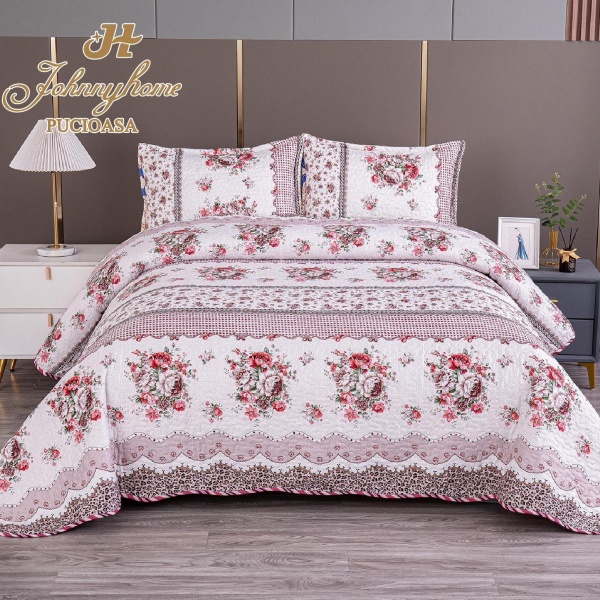 Cuvertura pentru pat dublu cu 2 fete, matlasata, Bumbac Satinat Superior, Maro, model clasic, flori